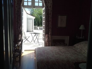 Standardzimmer, 1 Doppelbett | Hochwertige Bettwaren, Minibar, Zimmersafe, Schreibtisch