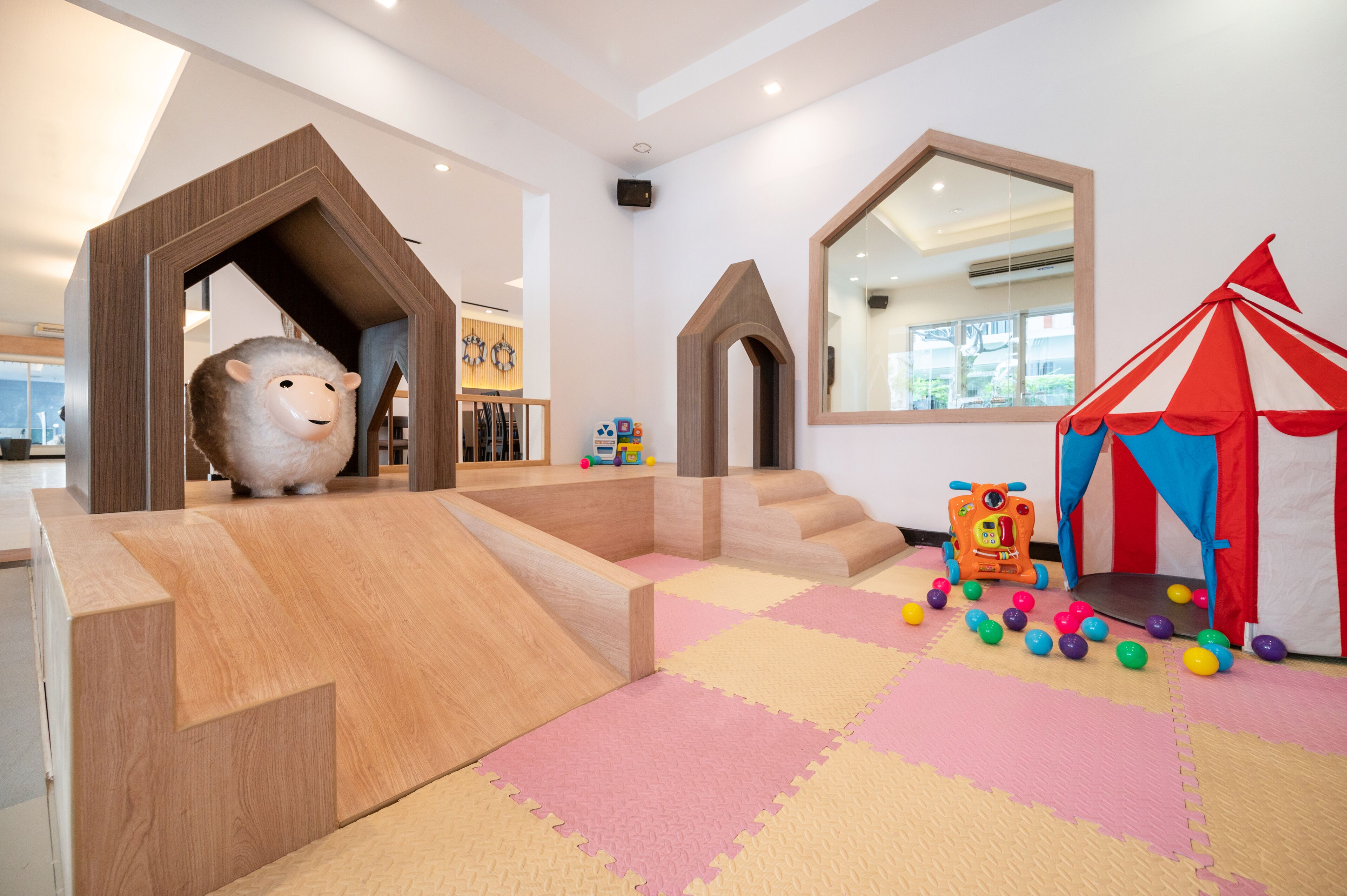 children’s play area – indoor