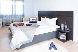 Desk, iron/ironing board, free WiFi, bed sheets - Häuser Der Villa Italia (Marktheidenfeld)