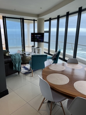 Flat-screen TV - The Pearls of Umhlanga (Umhlanga)