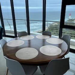 Appartement Luxe, 3 chambres, vue plage | Restauration dans la chambre