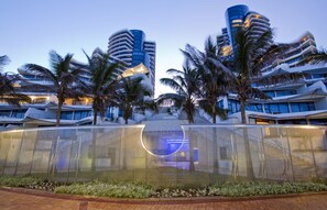 Front of property - evening/night - The Pearls of Umhlanga (Umhlanga)
