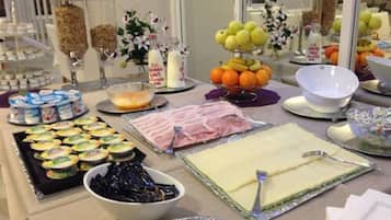 Daily buffet breakfast for a fee