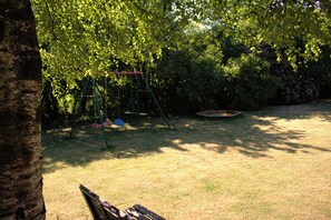 Children’s play area – outdoor