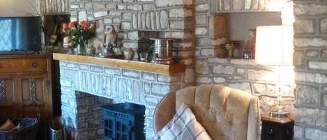 House (9 Bedrooms) | Living area