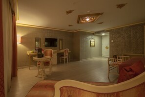 ห้องดีลักซ์ซิงเกิล | บริเวณนั่งเล่น | ทีวีจอแอลอีดี