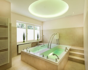 Sauna, steam room, hot springs/mineral springs, body treatments