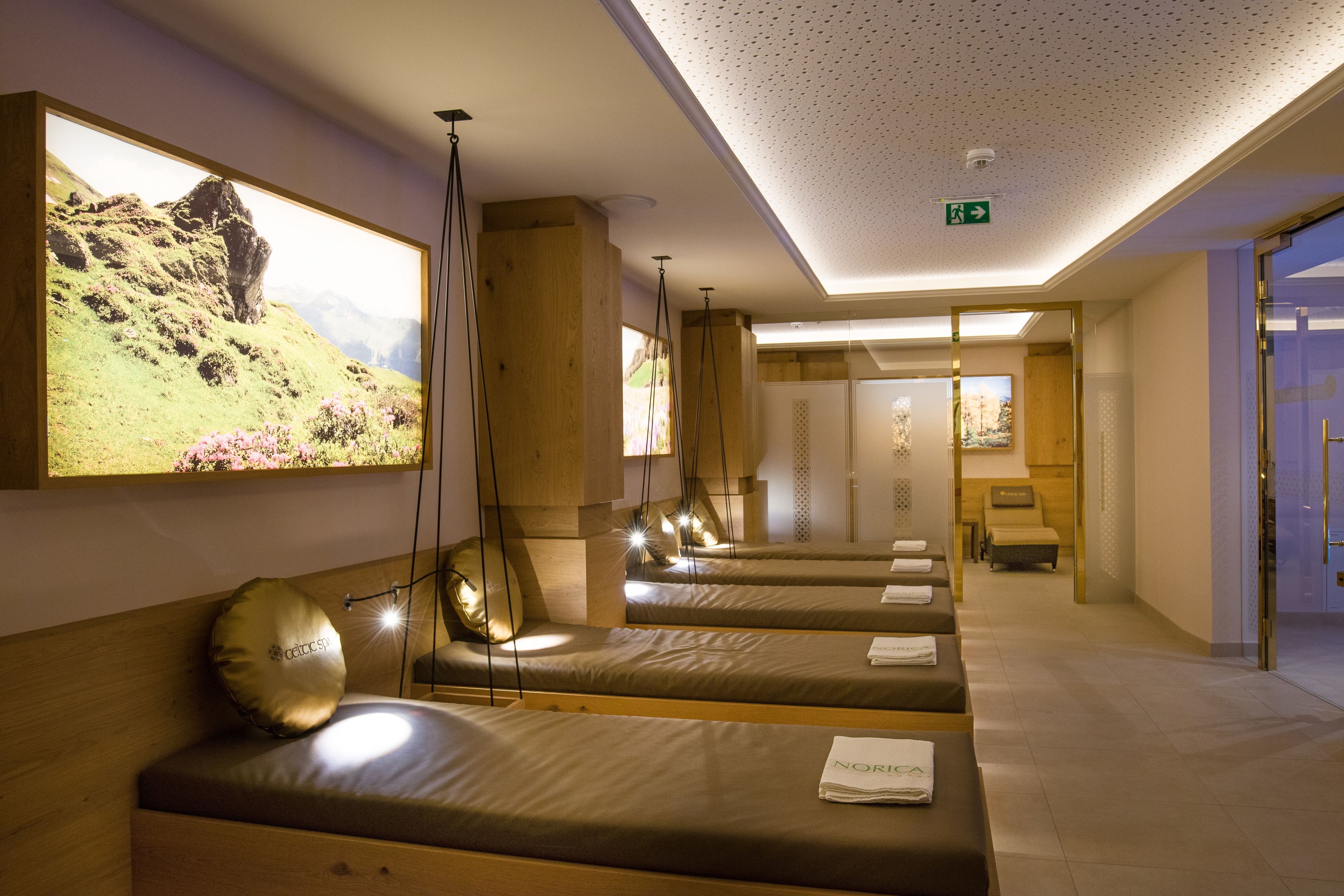 sauna, steam room, hot springs/mineral springs, body treatments