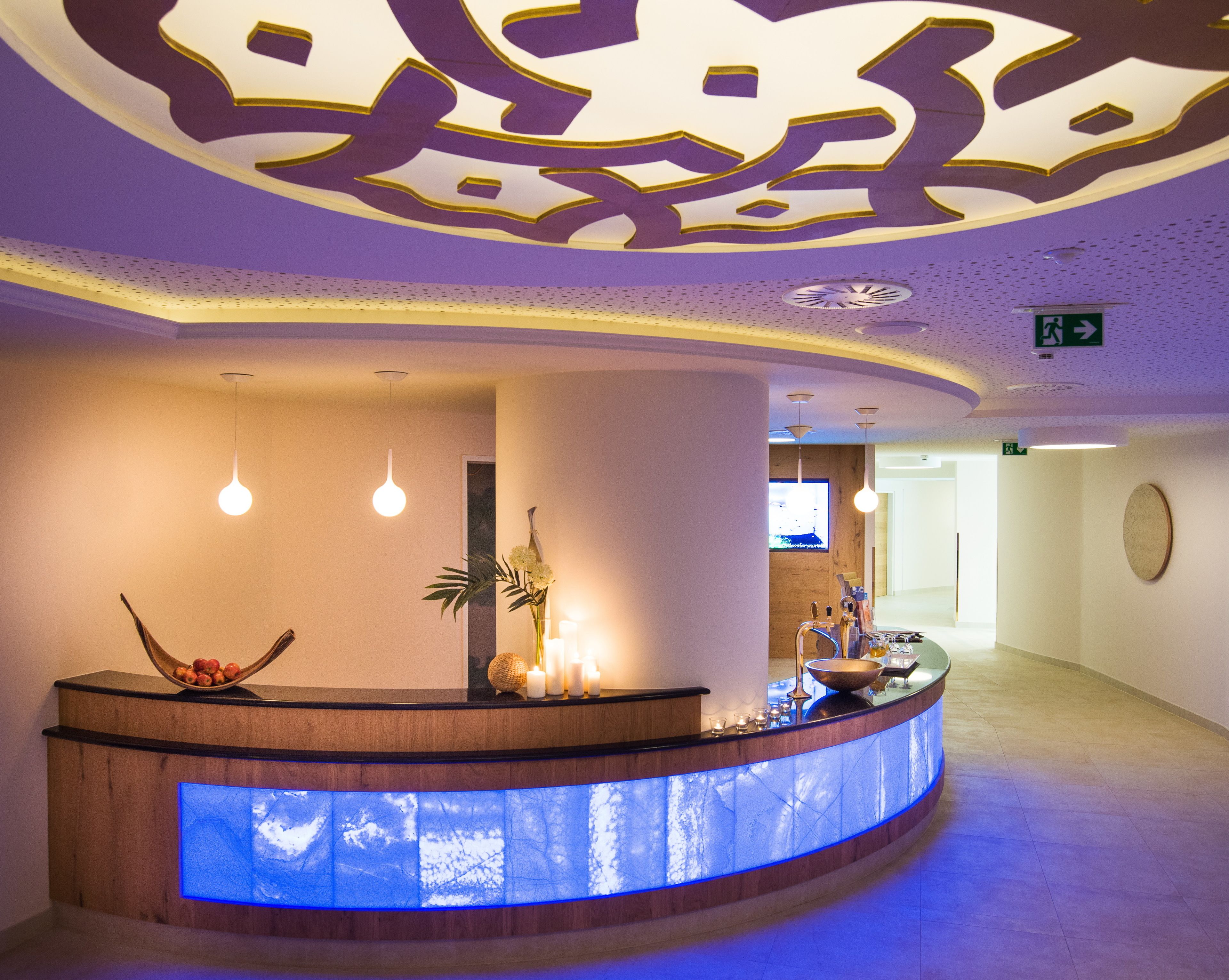 sauna, steam room, hot springs/mineral springs, body treatments