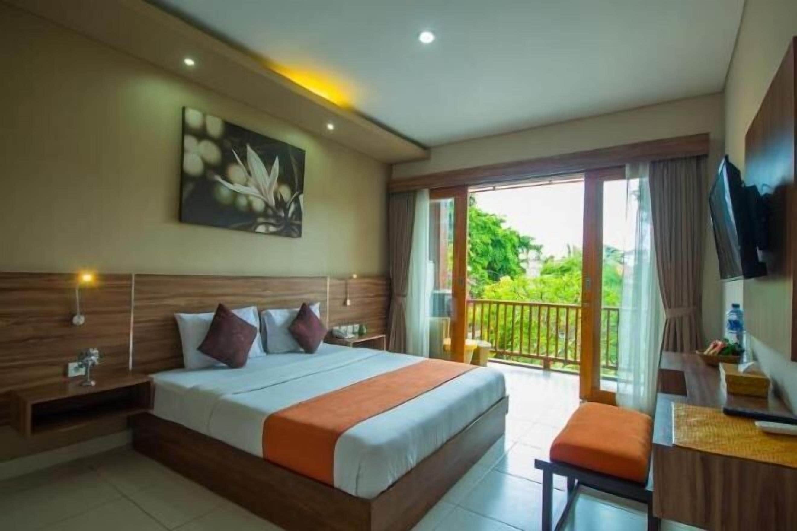 Minibar, in-room safe, desk, soundproofing