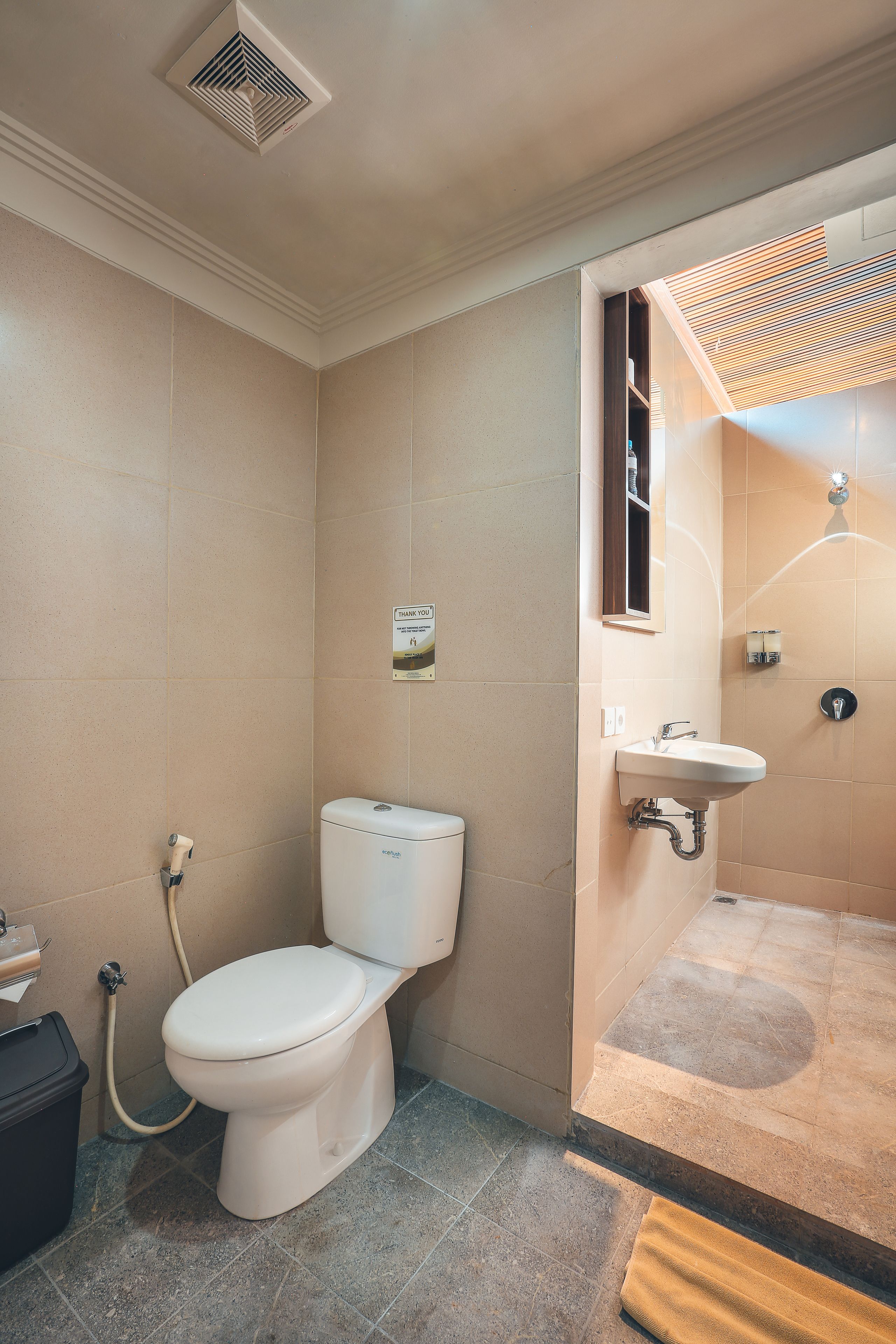 shower, rainfall showerhead, free toiletries, hair dryer