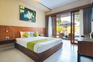 豪華雙人或雙床房, 可使用泳池 | 迷你吧、客房內保險箱、書桌、隔音