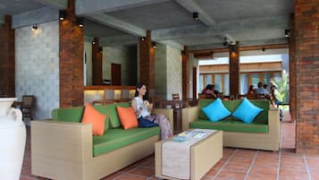 Área de estar no saguão