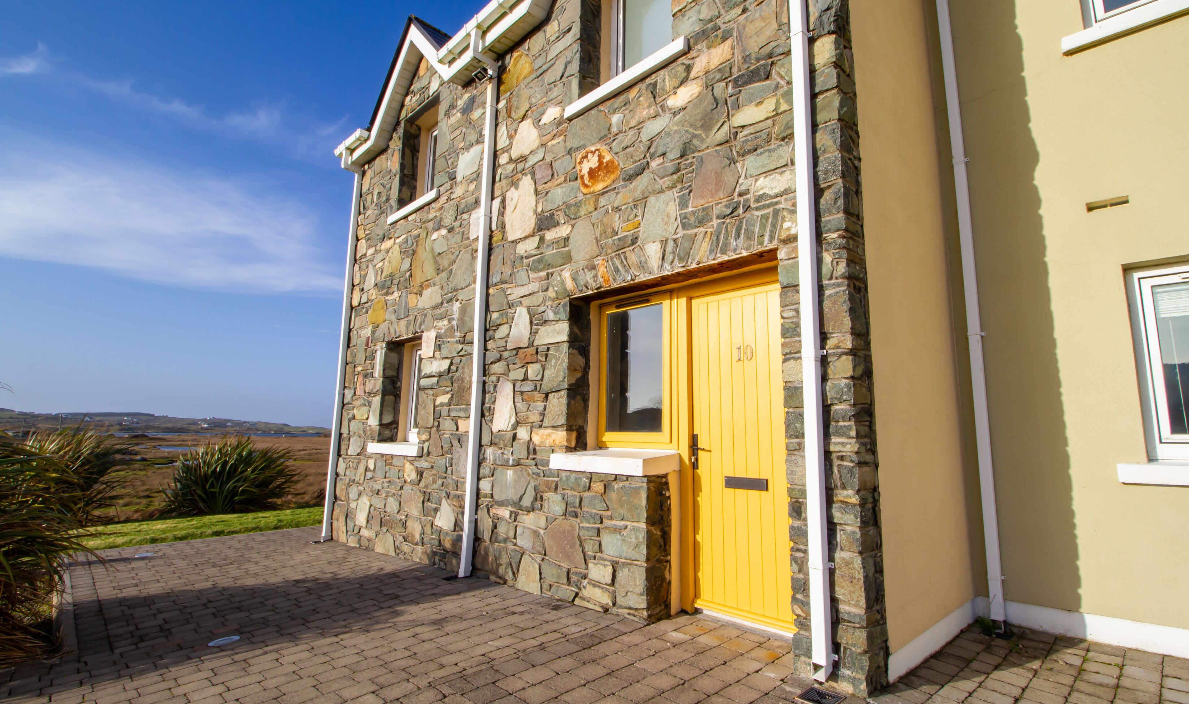 family house, 2 bedrooms, kitchen, bay view | 2 bedrooms, premium bedding, in-room safe, desk