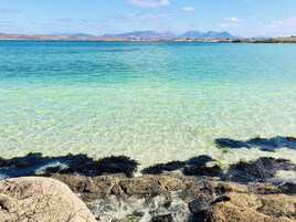 Duplex superluxo, 1 cama King, banheira, vista para o mar | 1 quarto, roupas de cama premium, cofres nos quartos, cortinas blackout