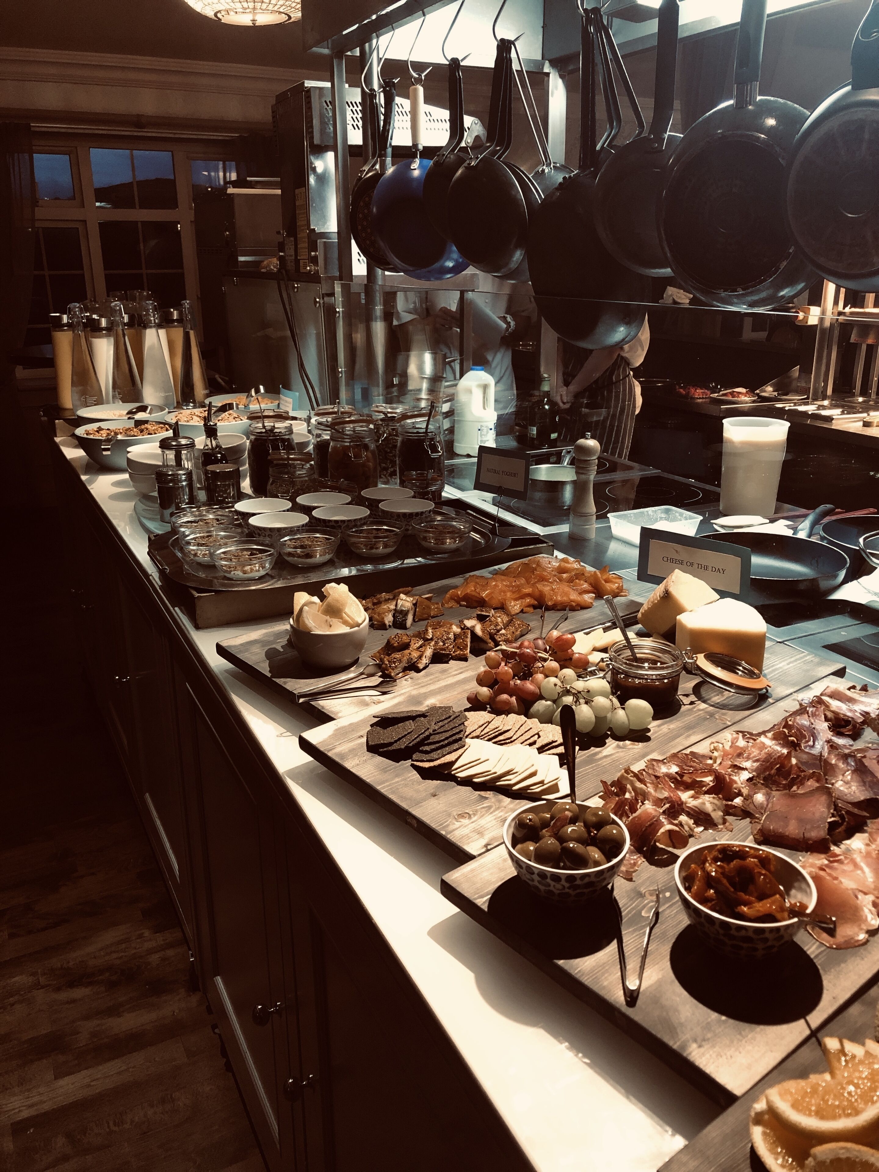 Daily full breakfast (EUR 25 per person)