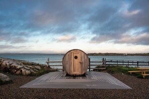 Couples treatment room(s), hot tub, steam room, body treatments