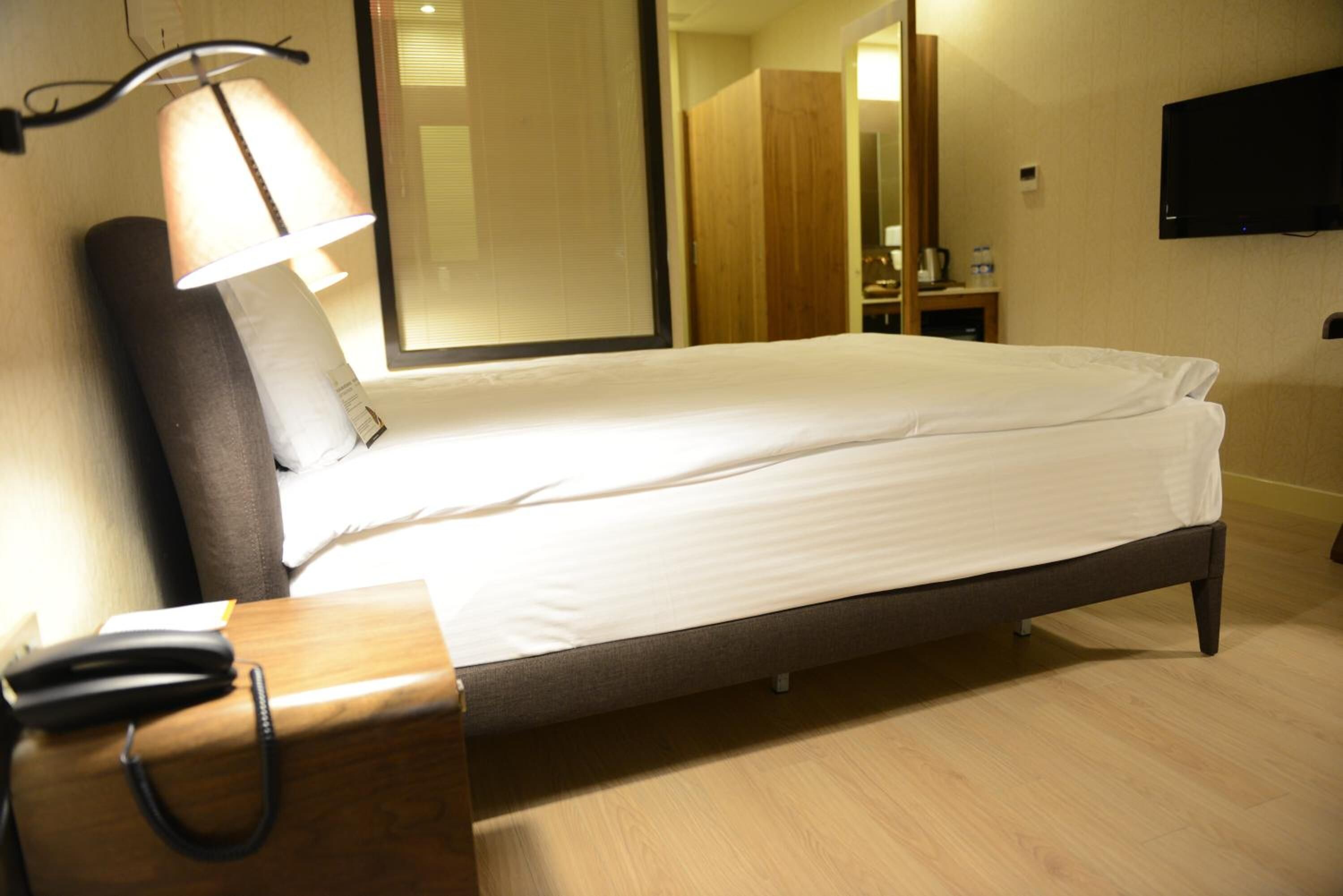 minibar, in-room safe, desk, soundproofing