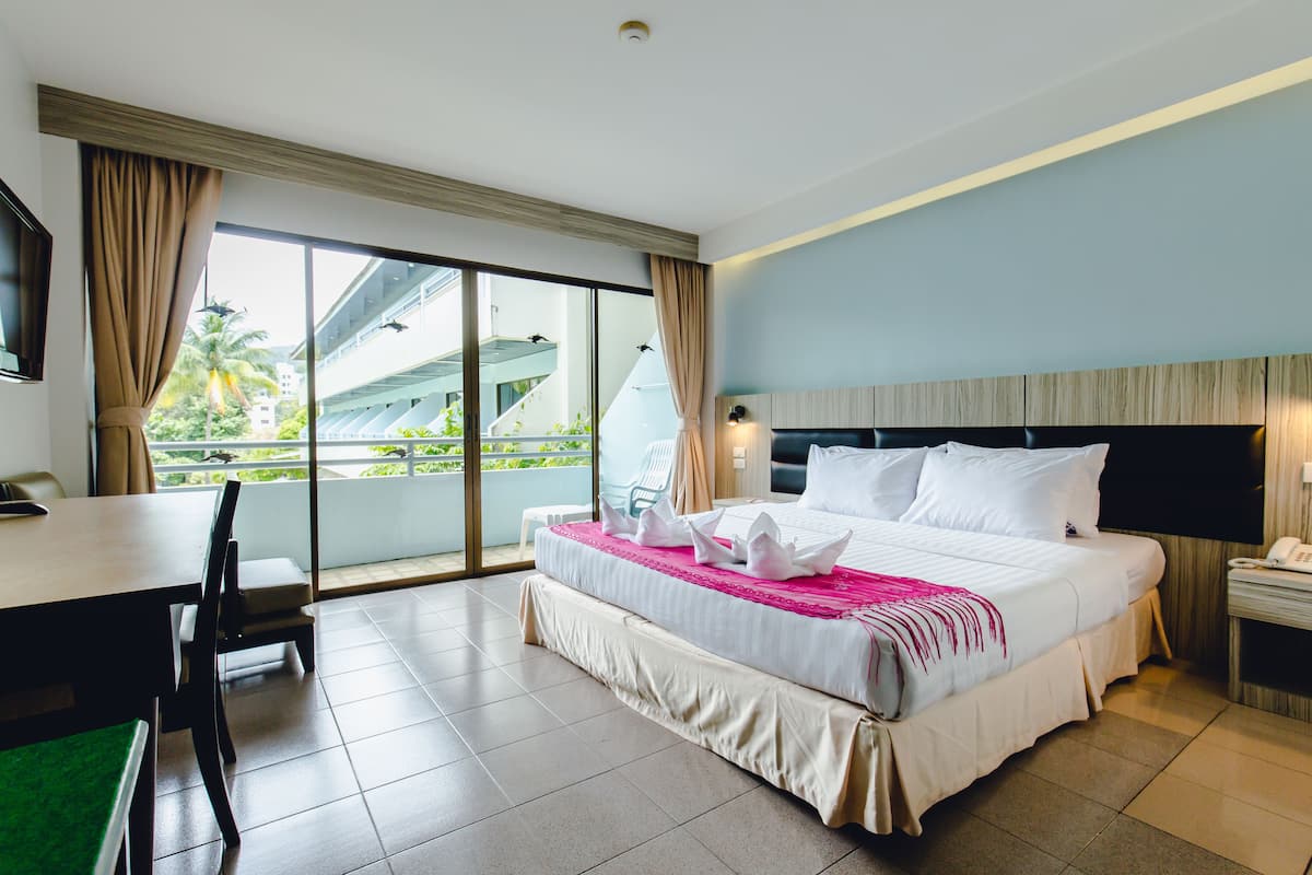 Superior Room, Pool View