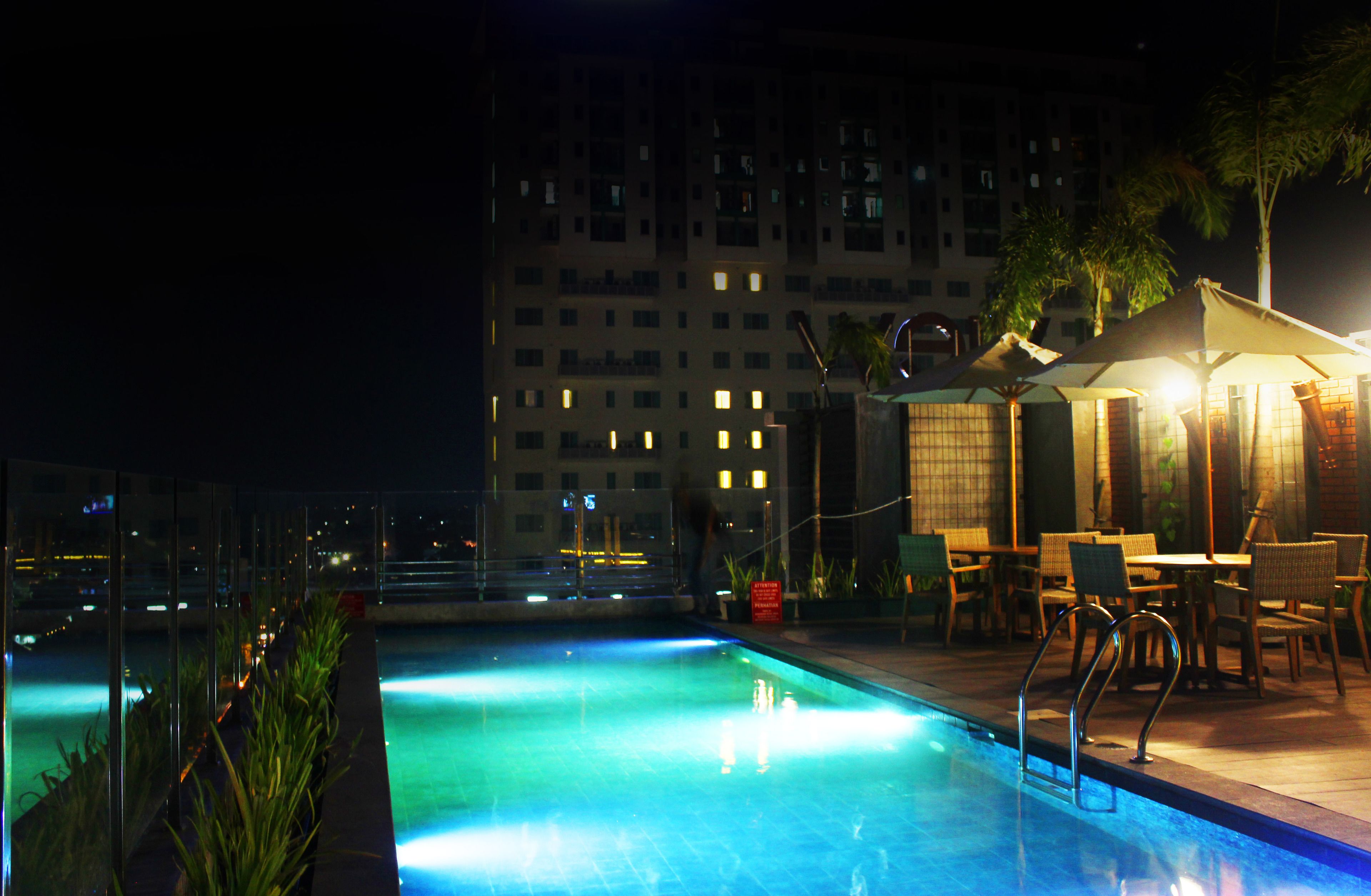 rooftop pool