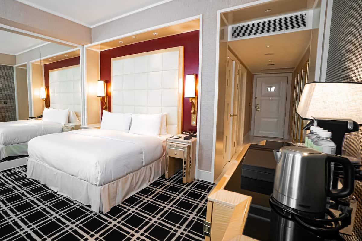 Premium bedding, minibar, in-room safe, desk