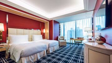 Premium bedding, minibar, in-room safe, desk