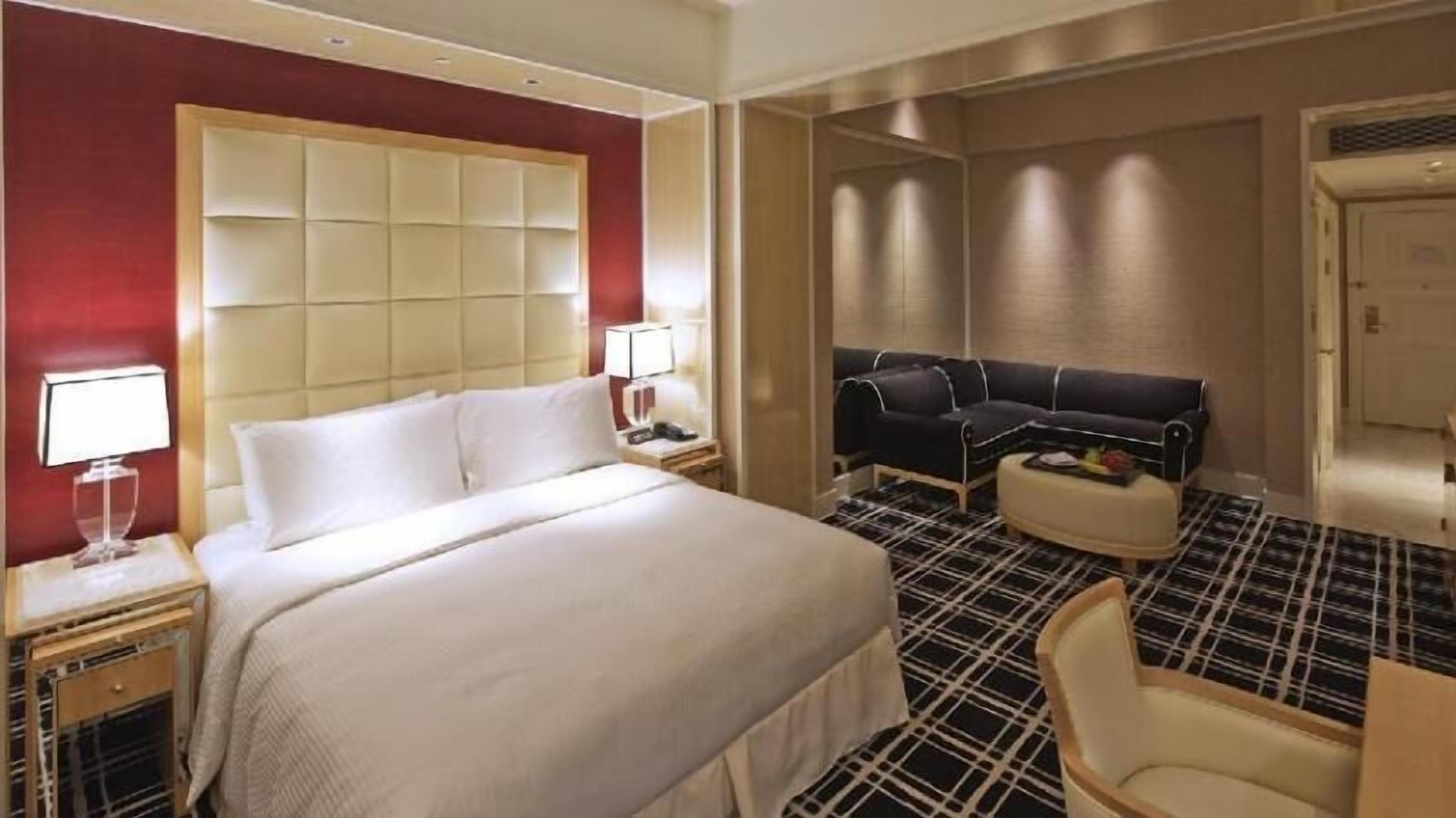 Ropa de cama de alta calidad, minibar, caja fuerte y escritorio