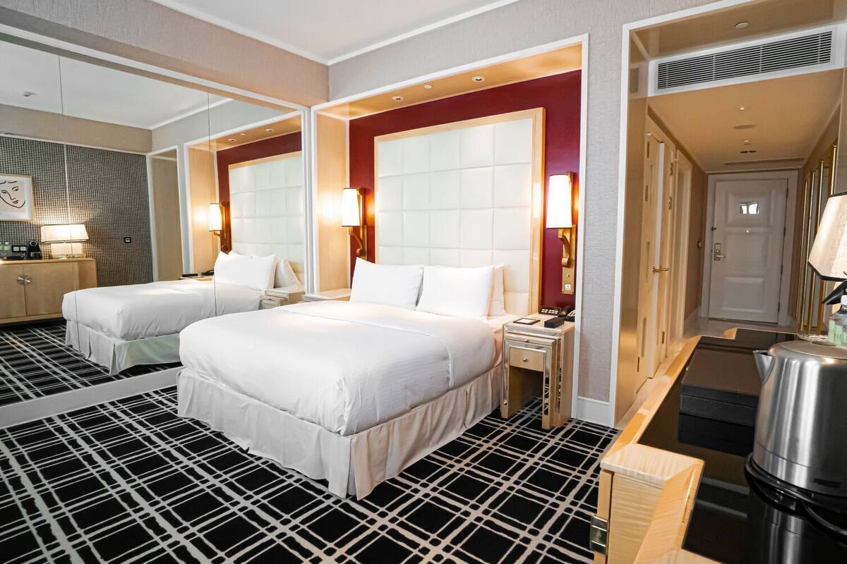 Premium bedding, minibar, in-room safe, desk