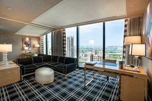 Premium bedding, minibar, in-room safe, desk