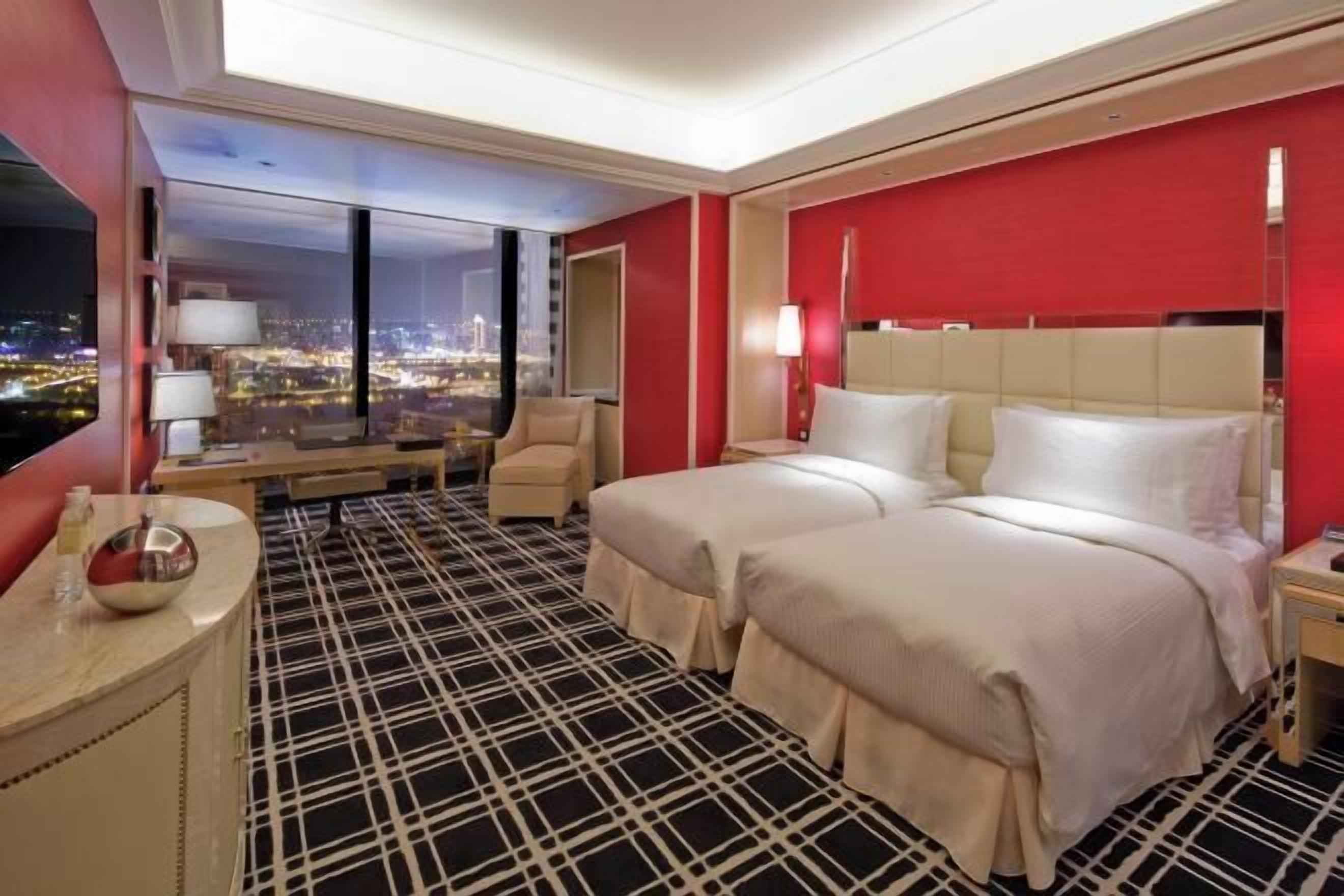 Premium bedding, minibar, in-room safe, desk