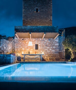 Dining - Tainaron Blue Retreat (East Mani)