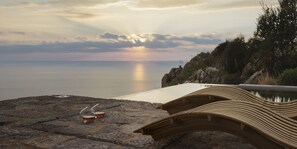 Seasonal outdoor pool, open 10 AM to 8 PM, sun loungers - Tainaron Blue Retreat (East Mani)