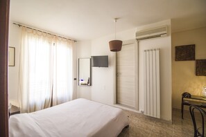 Superior Tek Büyük Yataklı Oda | Mısır pamuklu çarşaf takımı, kaliteli yatak takımı, kuştüyü yorgan 