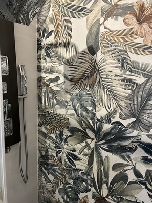 Business Double Room, 1 Bedroom, Non Smoking, Ensuite (EXTERNAL) | Bathroom | Free toiletries, hair dryer, towels - Luxury B&B (Lecce)