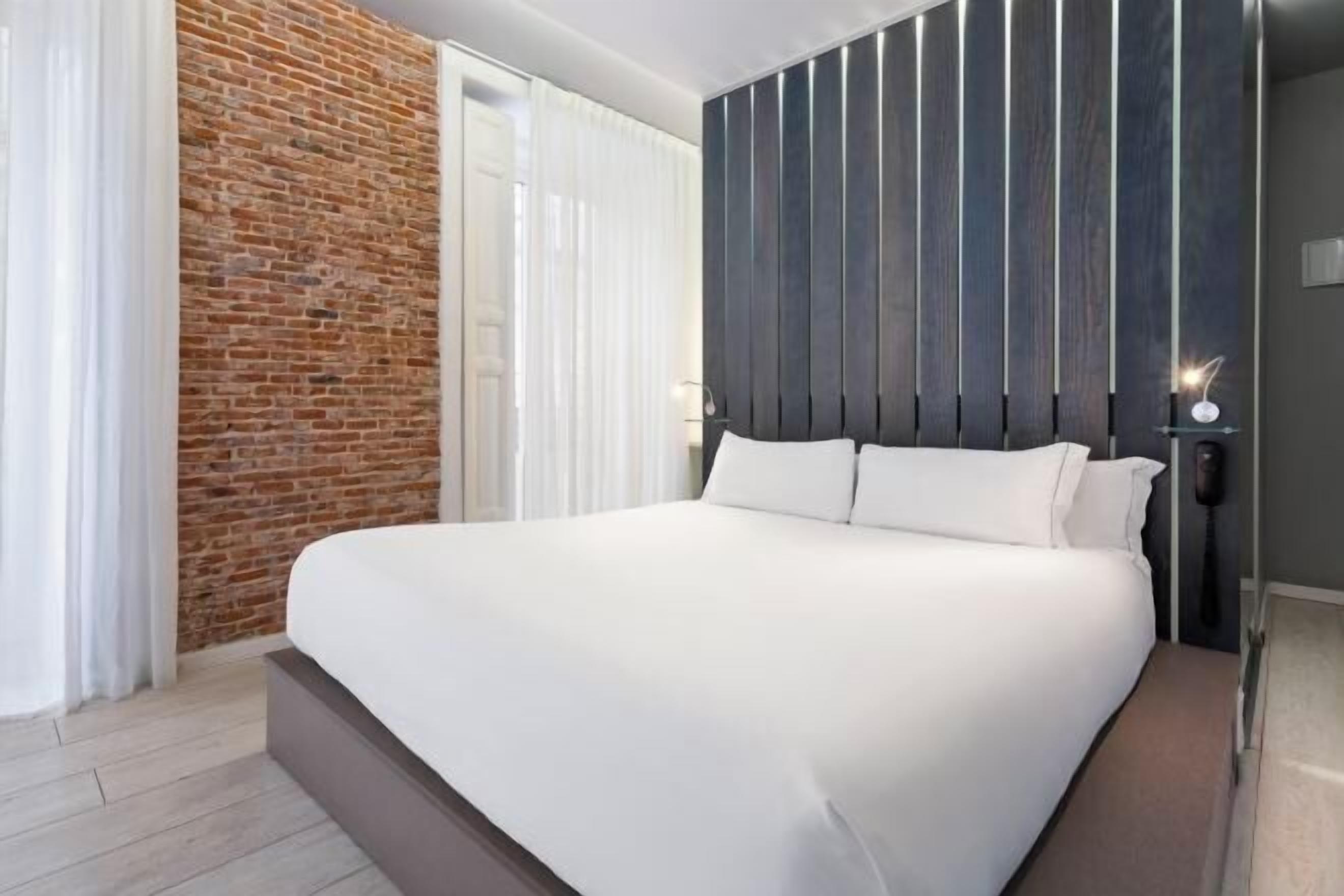 Minibar, in-room safe, desk, soundproofing