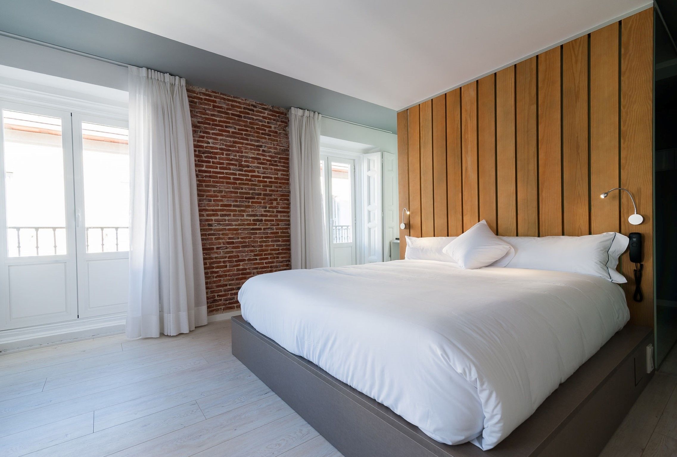 Superior Double Room | Living area | Flat-screen TV