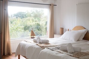 1 bedroom, premium bedding, in-room safe, free WiFi