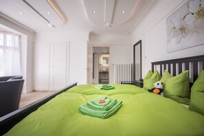 Deluxe-Villa, 2 Schlafzimmer, eigenes Bad, Gartenblick