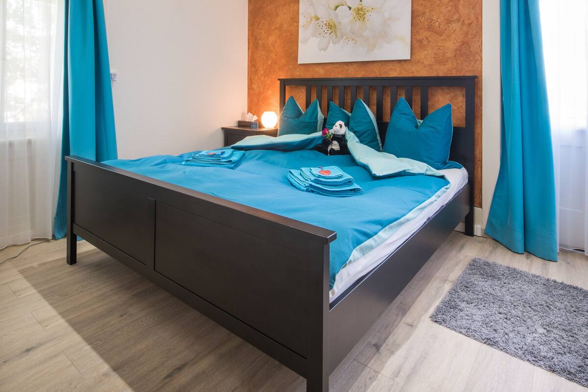 Deluxe Villa, 1 King Bed, Private Bathroom, Garden View | Egyptian cotton sheets, premium bedding, down comforters, minibar