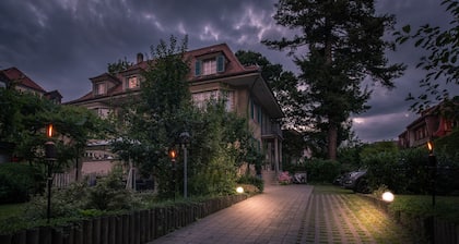 Max Aviation Villa & Apartments