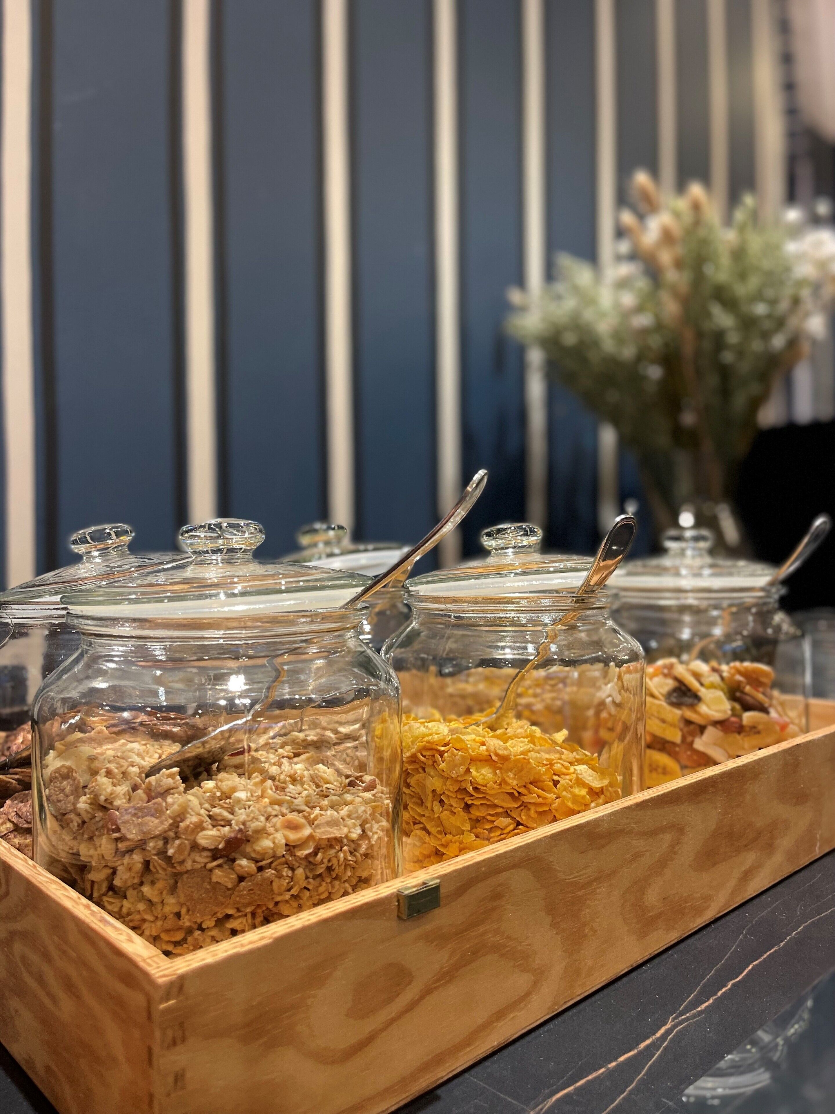 daily buffet breakfast (eur 20 per person)