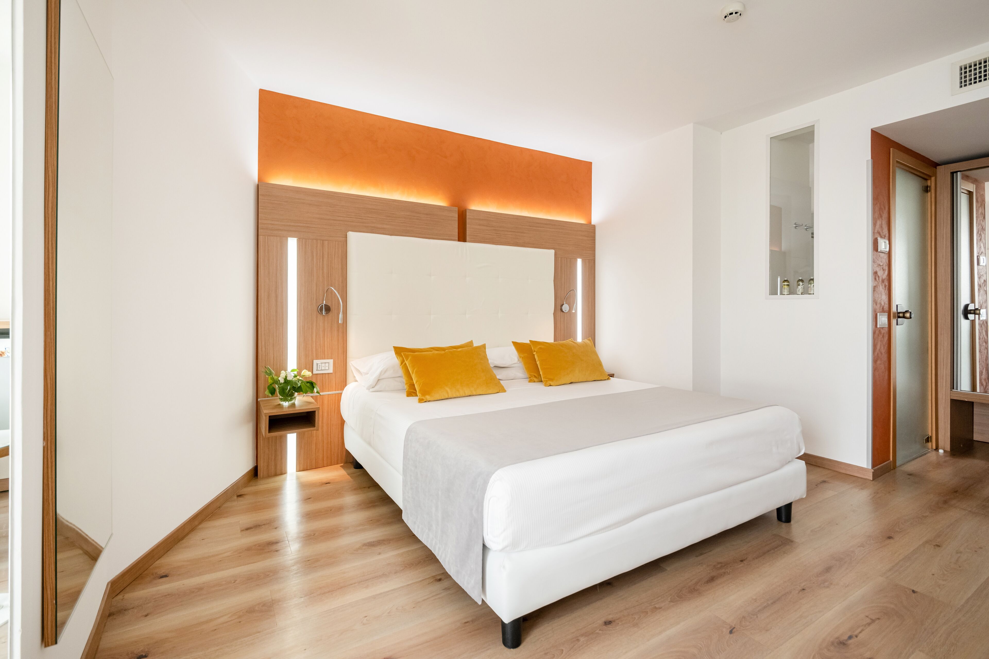 double room (prestige) | minibar, in-room safe, blackout curtains, soundproofing