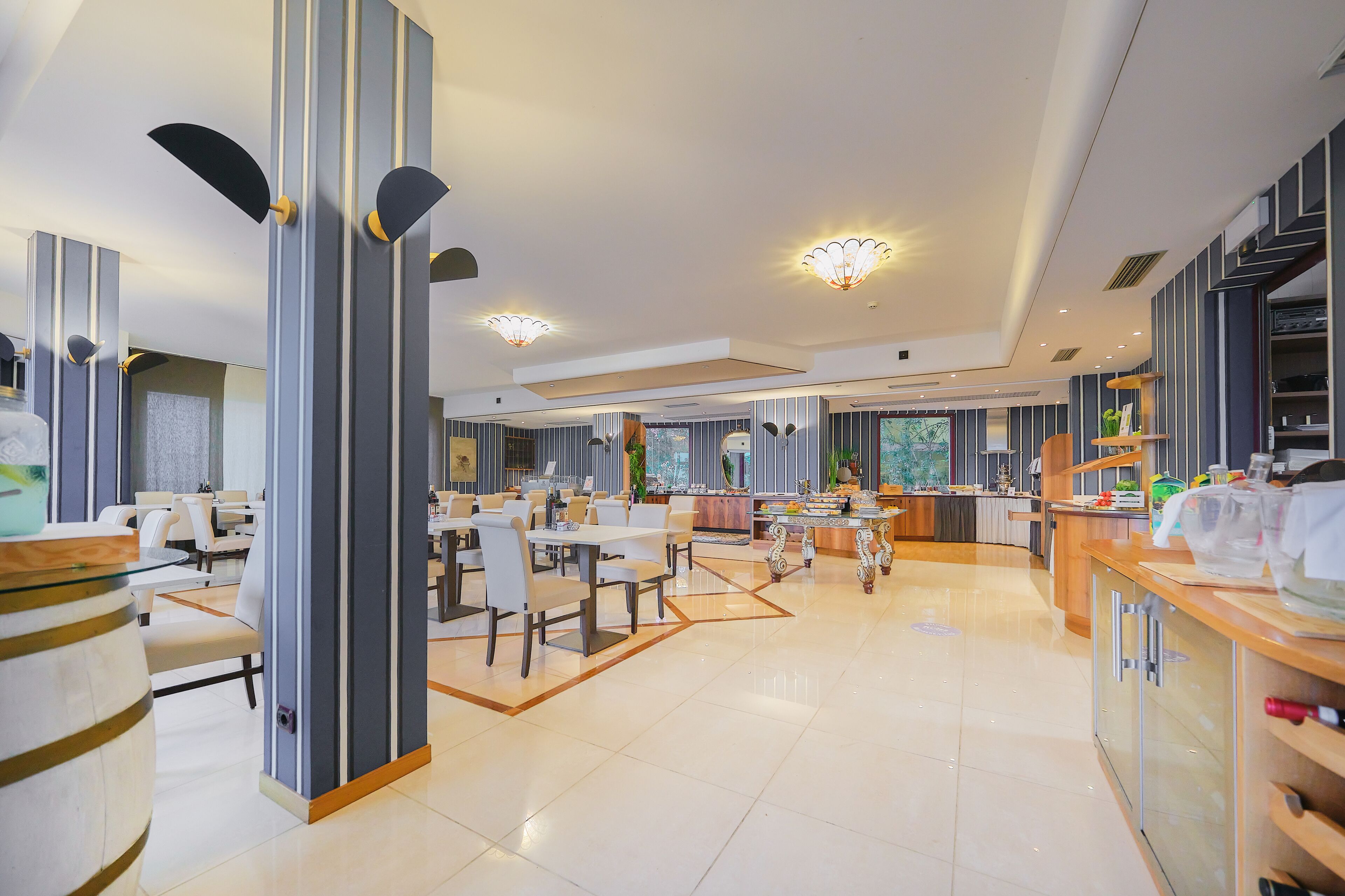 daily buffet breakfast (eur 20 per person)