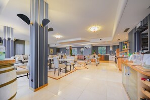 Daily buffet breakfast for a fee - Hotel Kriss Internazionale (Bardolino)