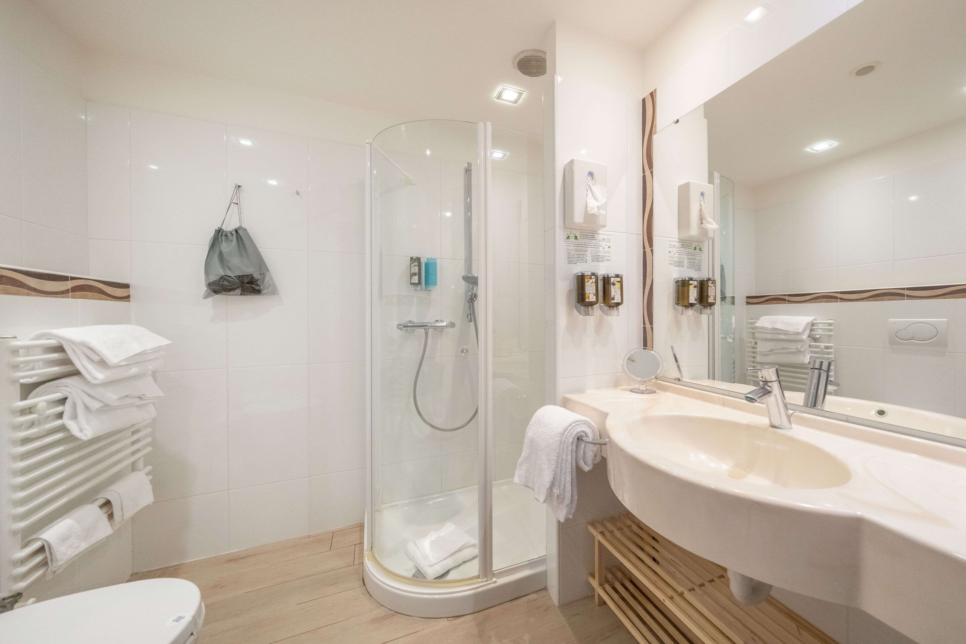 deluxe double room | bathroom | shower, free toiletries, hair dryer, bathrobes