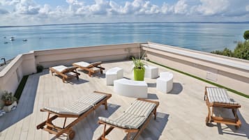 Sun deck