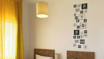 Bungalow Confort, 2 habitaciones | 2 habitaciones, caja de seguridad en la habitación y cortinas blackout