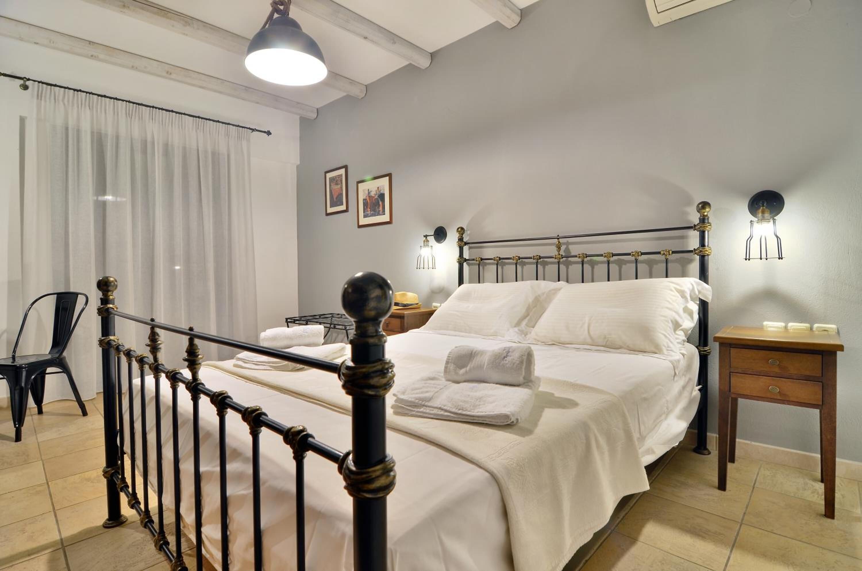 1 chambre, coffres-forts dans les chambres, bureau