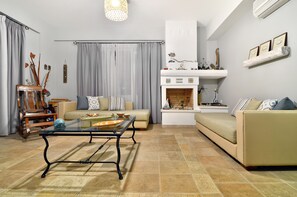 Apartment, 1 Bedroom, Sea View | Living area | Plasma TV - Niriides Apartments (Igoumenitsa)