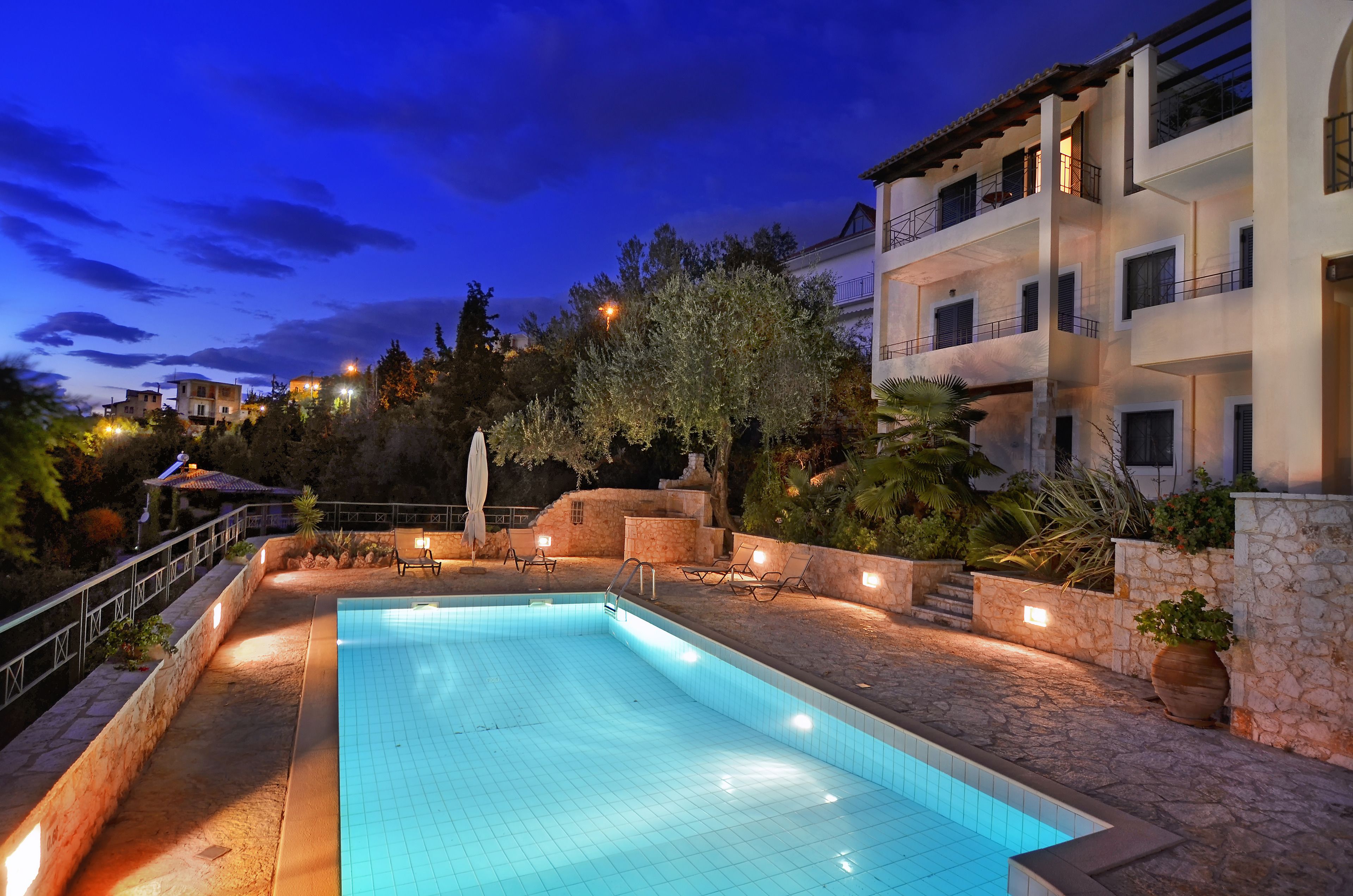Seasonal outdoor pool, pool umbrellas, sun loungers